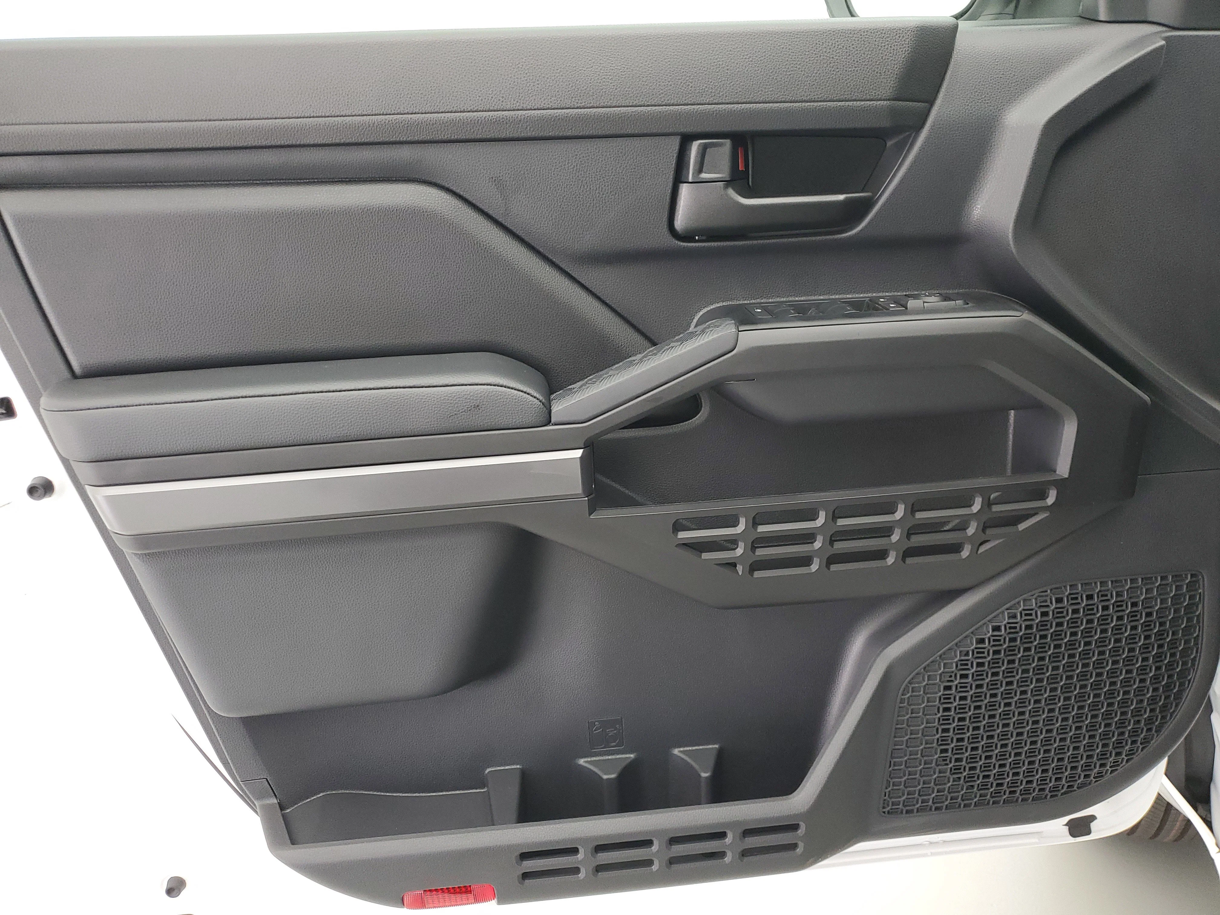 2026 Toyota Tacoma SR5 - Photo 21