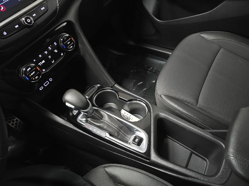 Used 2023 Black Buick Select image 29