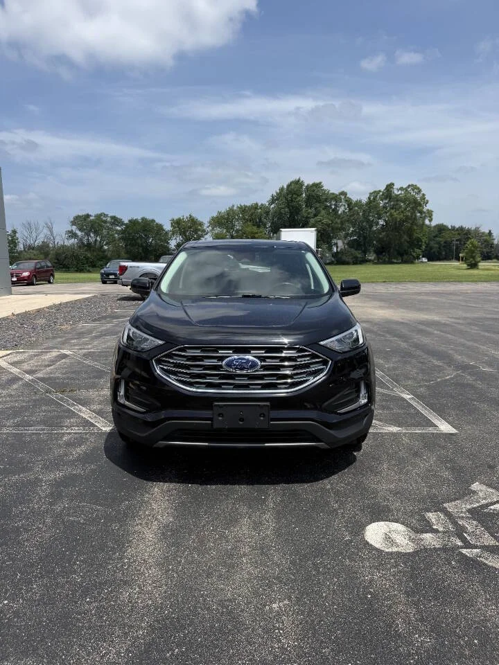 Used 2022 Agate Black Ford SEL AWD 4dr Crossover image 2