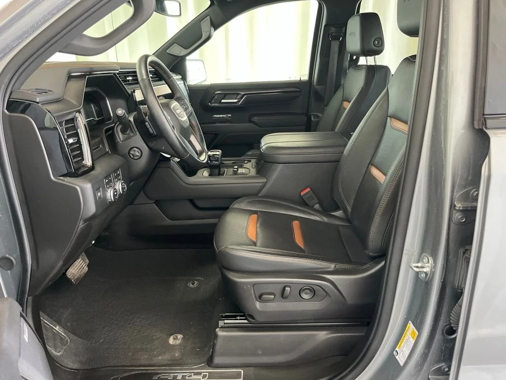 Used 2024 Gray GMC AT4 image 3