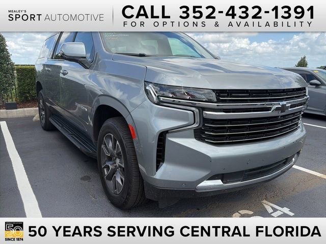 2023 Chevrolet Suburban 2WD 1500 LT's photo