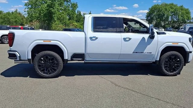 New 2026 Glacier White Tricoat GMC Denali Ultimate image 2