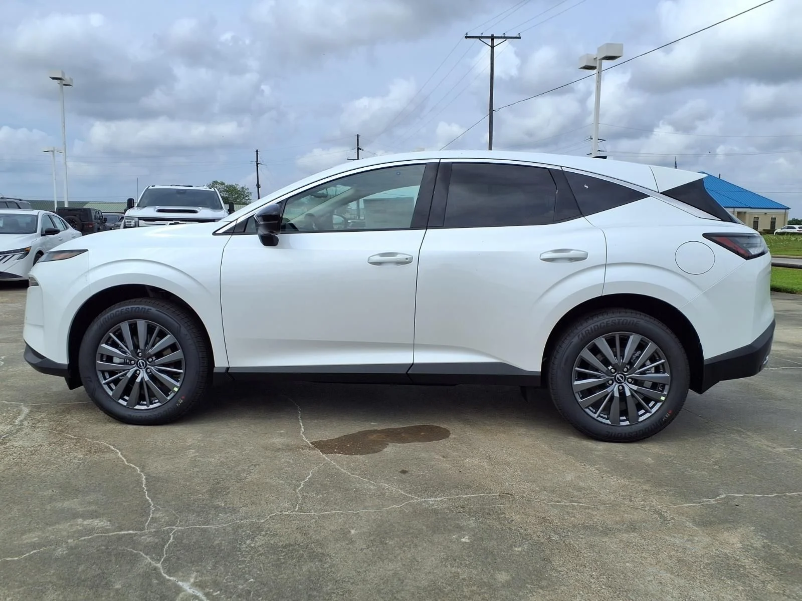 New 2026 White Nissan SL image 8