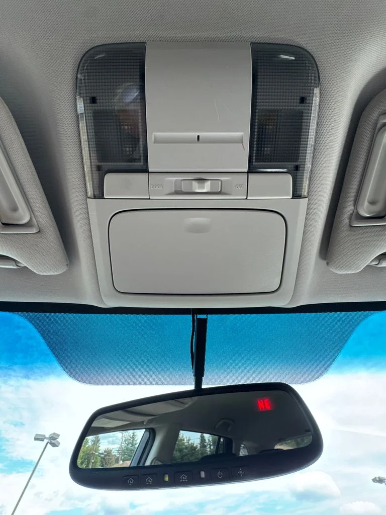 Used 2011 Silver Subaru 2.5i Premium image 19