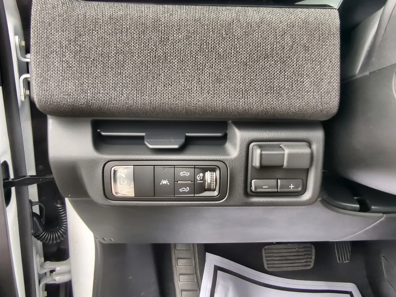 New 2026 Summit White GMC Elevation Extended Range image 17