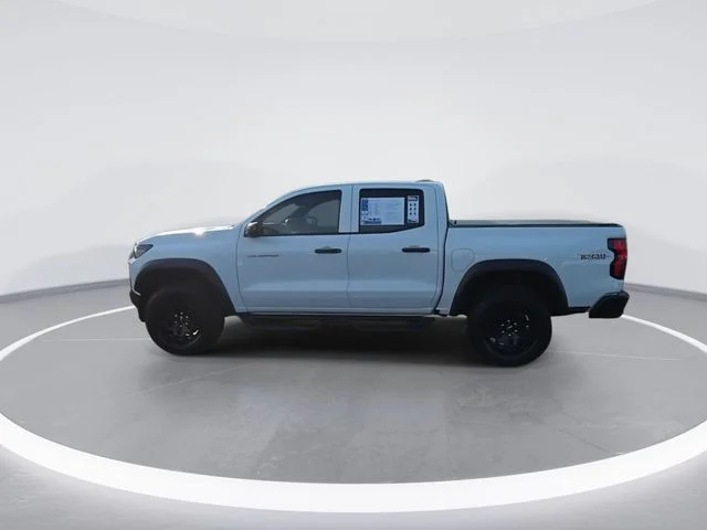Used 2025 White Chevrolet Trail Boss image 4