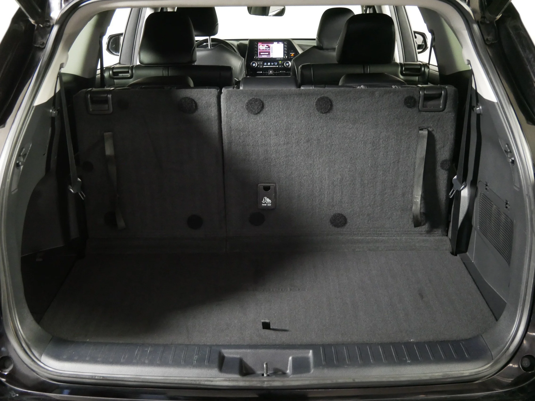 Used 2020 Opulent Amber Toyota XLE image 18