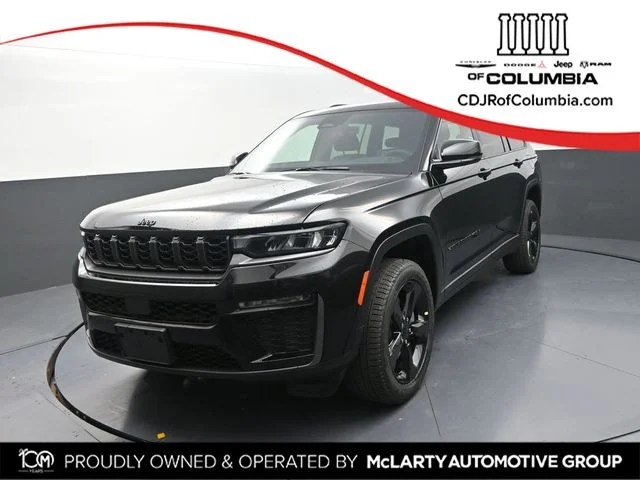 New 2026 Diamond Black Crystal Pearlcoat Jeep Limited image 1