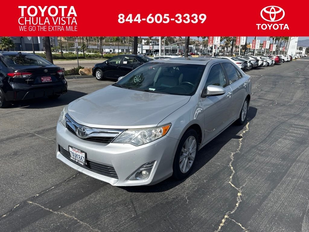 Used 2013 Silver Toyota XLE image 1