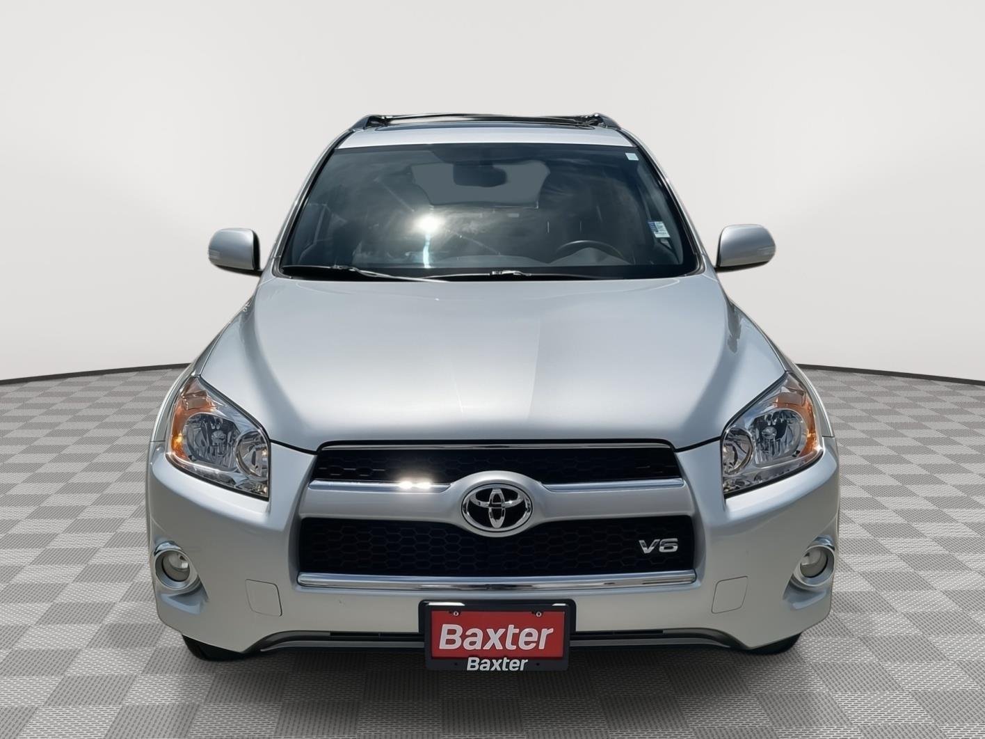 Used 2011 Classic Silver Metallic TOYOTA Limited image 19