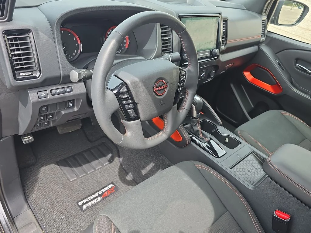 Used 2022  Nissan PRO-4X image 16