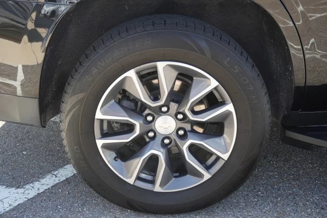 Used 2022 Black Chevrolet LT image 6
