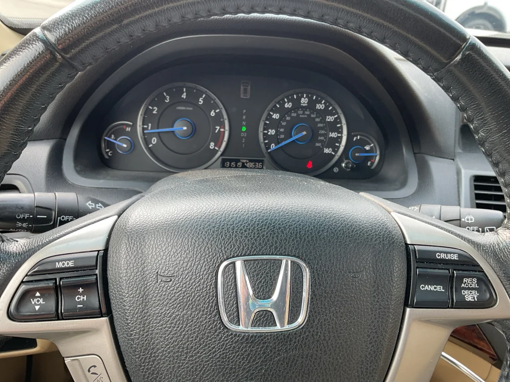 Used 2010 White Honda EX-L image 22