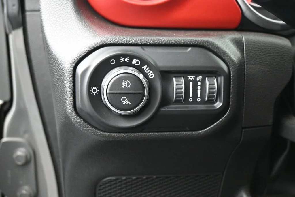 Used 2022 Sting-Gray Clearcoat Jeep Rubicon image 15