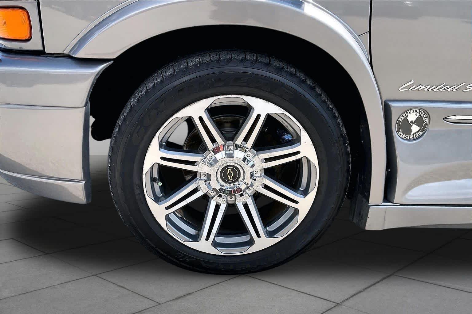 Used 2017 Cyber Gray Metallic Chevrolet  image 9