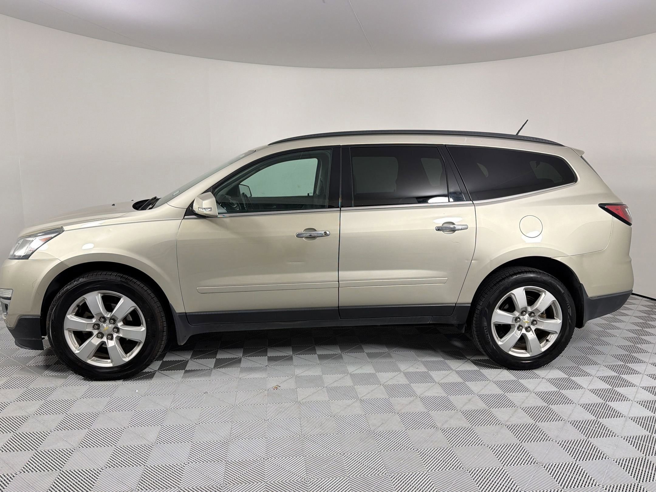 Used 2016 Chevrolet Traverse 1LT with VIN 1GNKRGKD0GJ207944 for sale in Greenville, TX