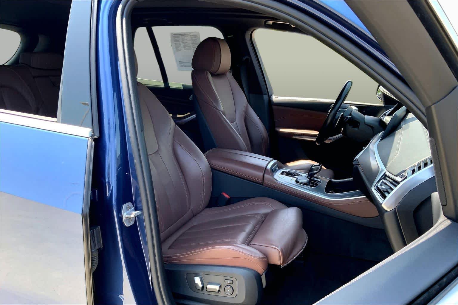 Used 2019 Phytonic Blue Metallic BMW xDrive40i image 8