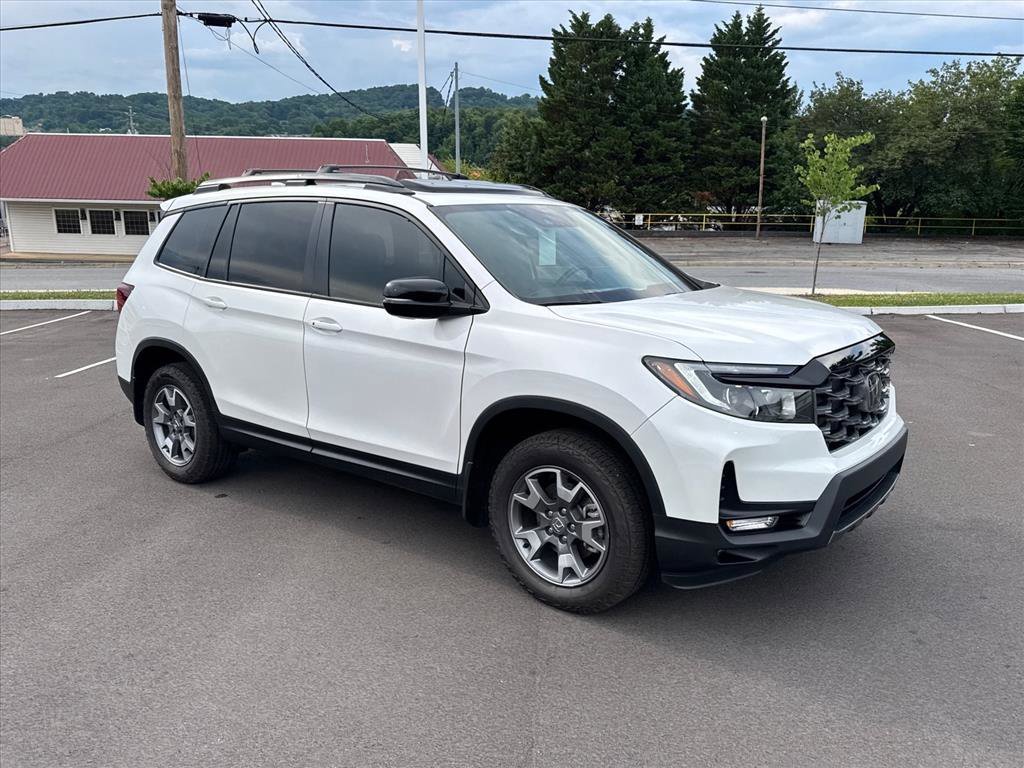 Certified Used 2023 Platinum White Pearl Honda AWD TRAILSPORT image 37