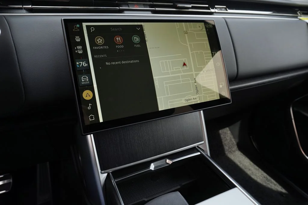 New 2026 Santorini Black Land Rover SE image 19