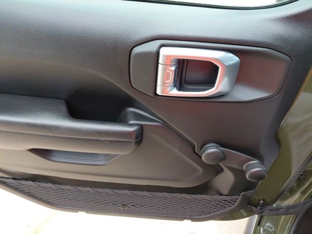 Used 2023 Green Jeep Willys image 28