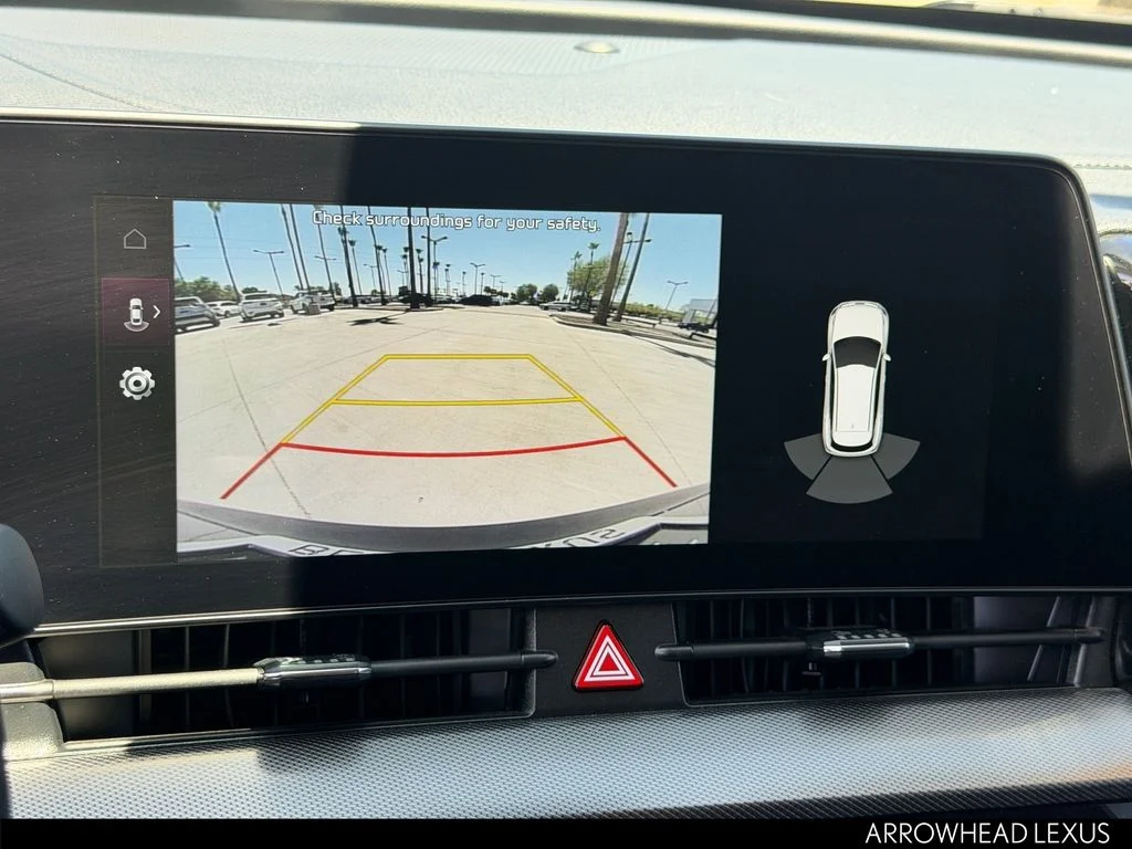 Used 2023 White Kia SX image 27