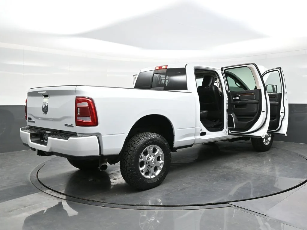 Used 2023 White Ram Laramie image 43