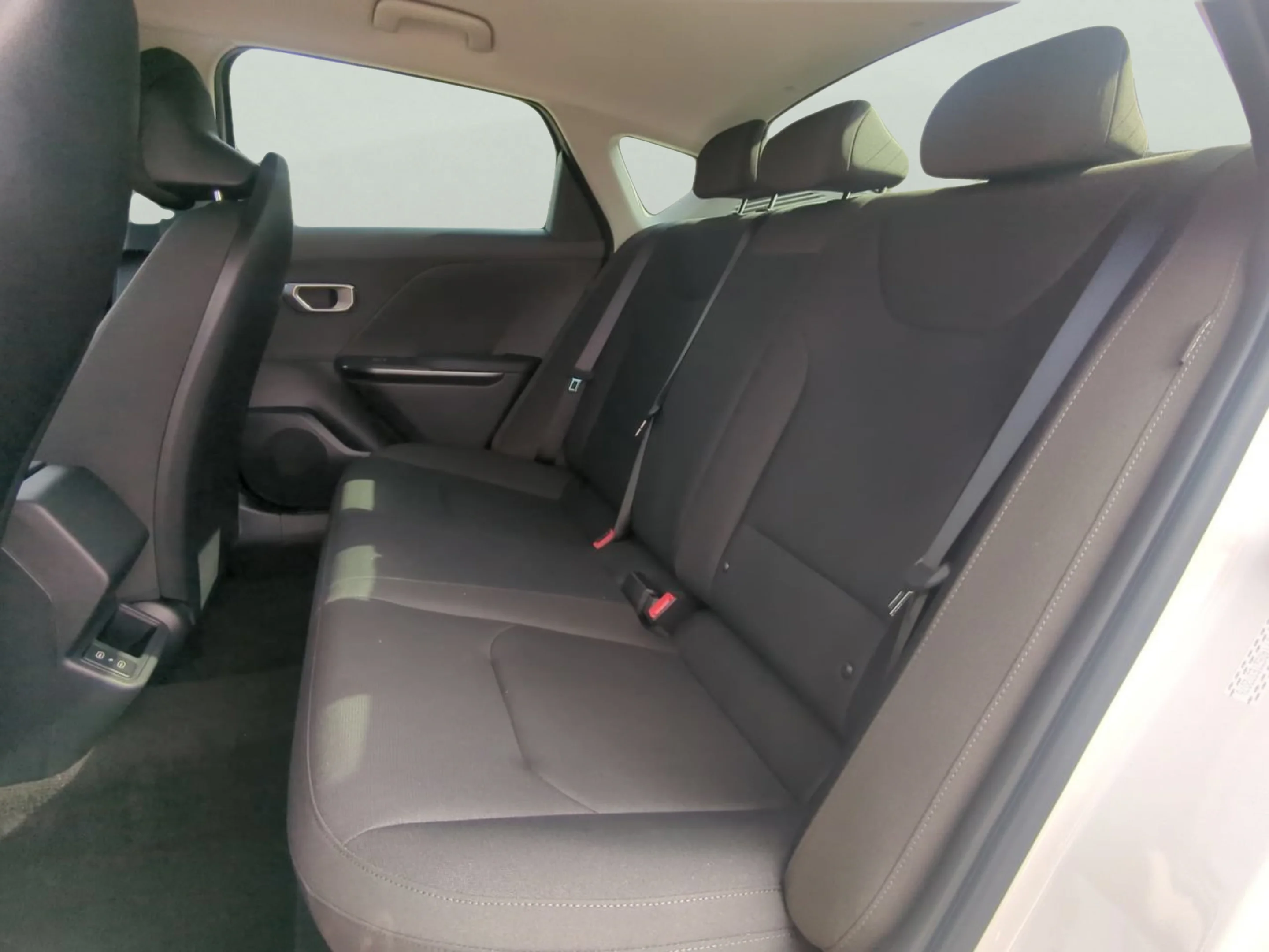 New 2026 Snow White Pearl Kia LXS image 56