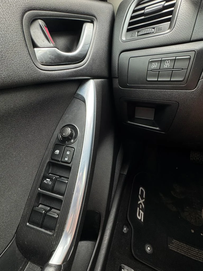 Used 2015 Blue Mazda Sport image 15