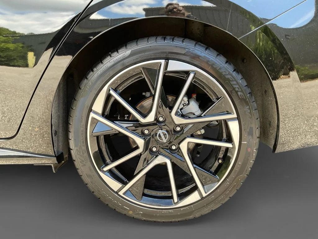 Used 2025 Black Nissan SR image 8