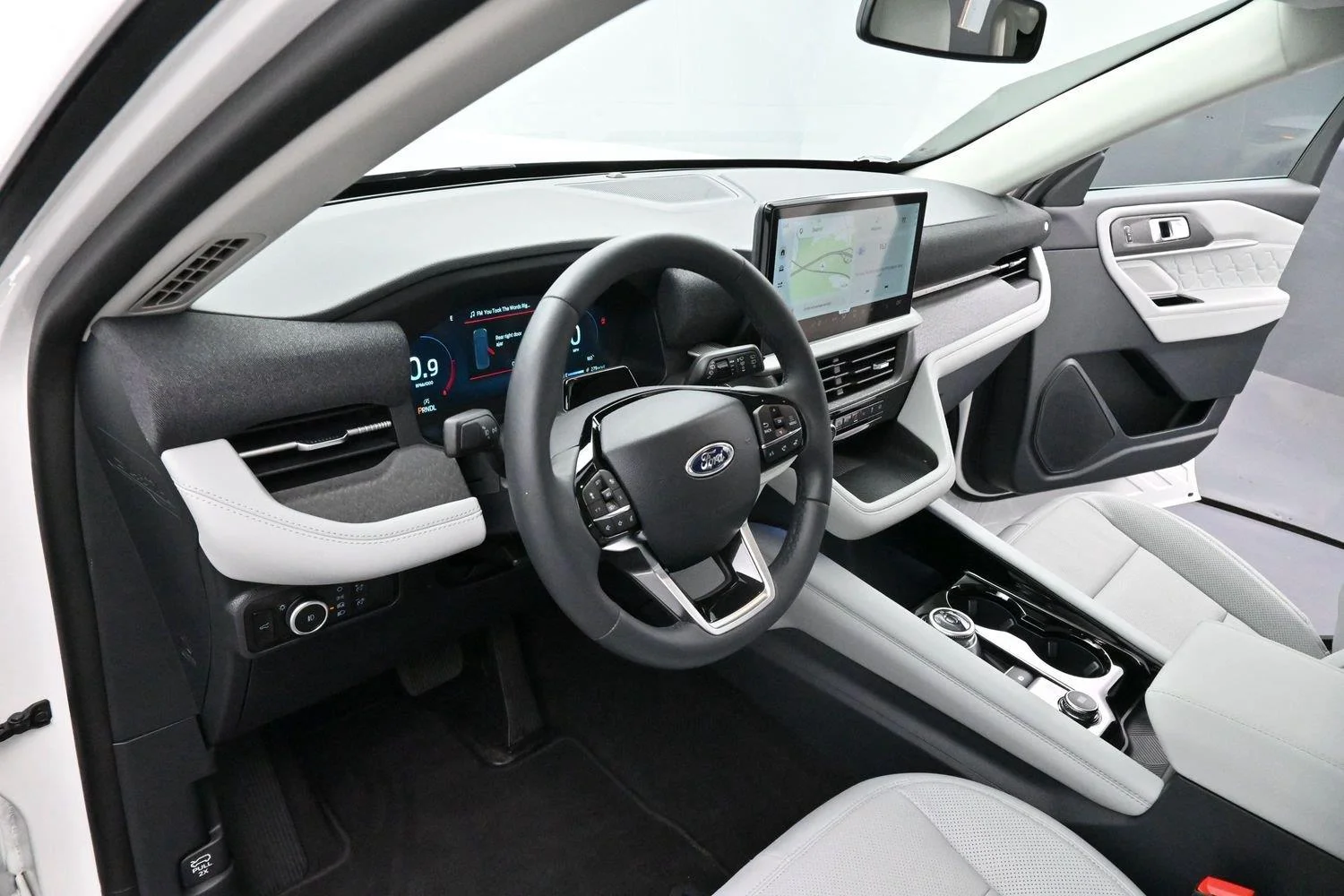 Used 2026 White Ford Platinum image 13