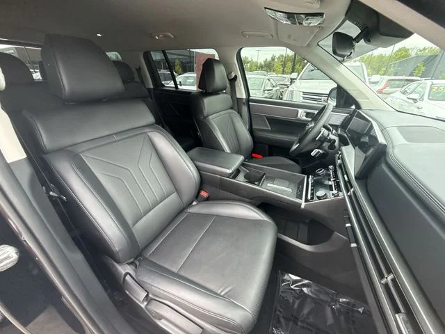 Used 2024 Black Hyundai SEL image 24