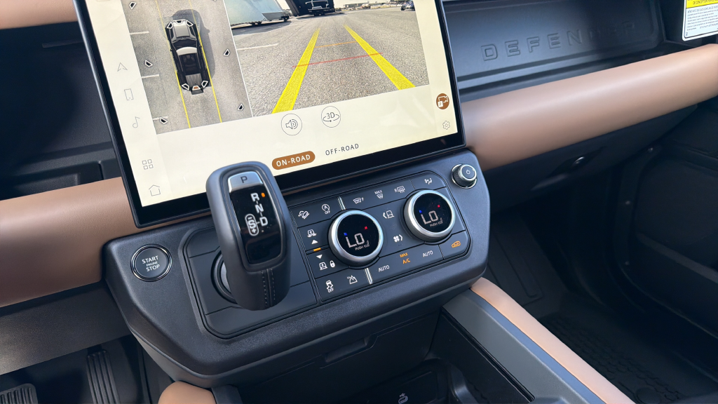 New 2026 Woolstone Green Land Rover X-Dynamic SE image 23