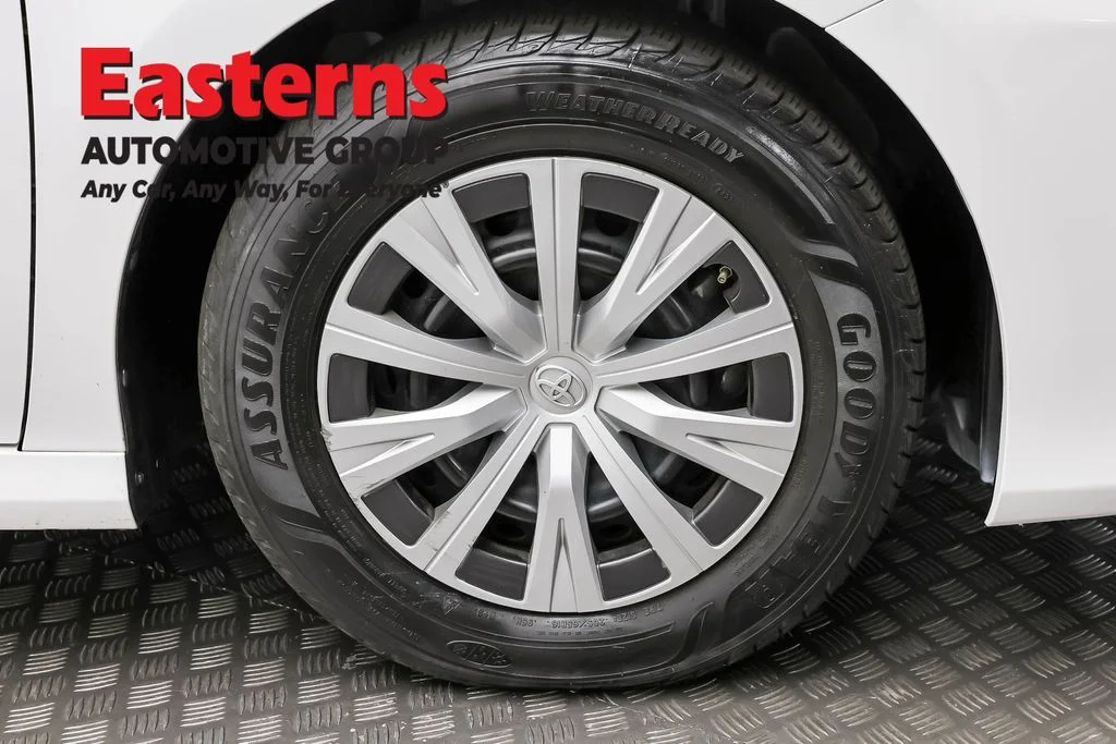 Used 2023 White Toyota LE image 27