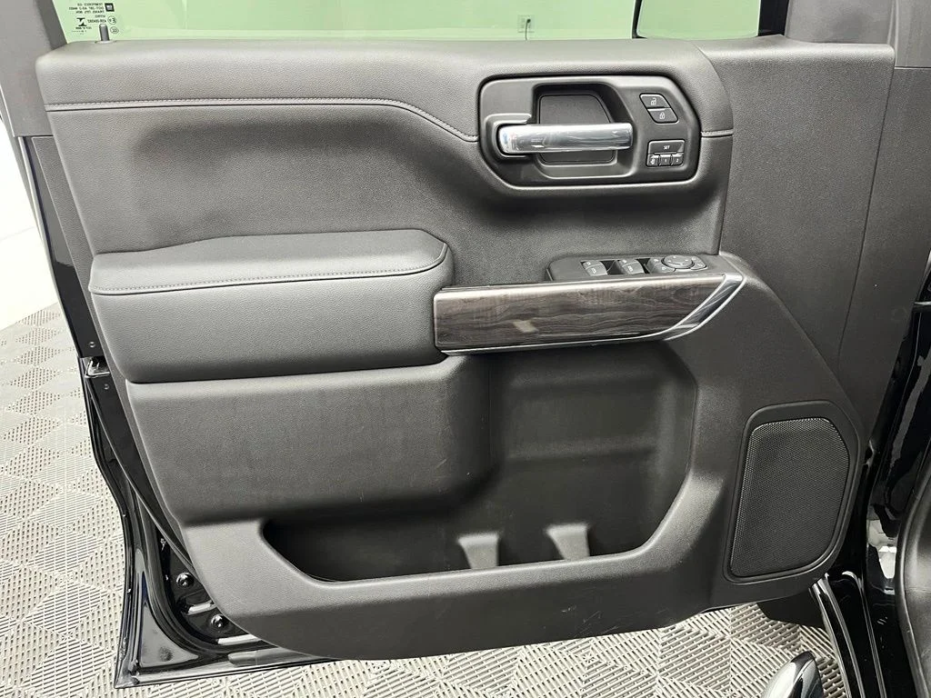 Used 2019 Black Chevrolet LTZ image 16