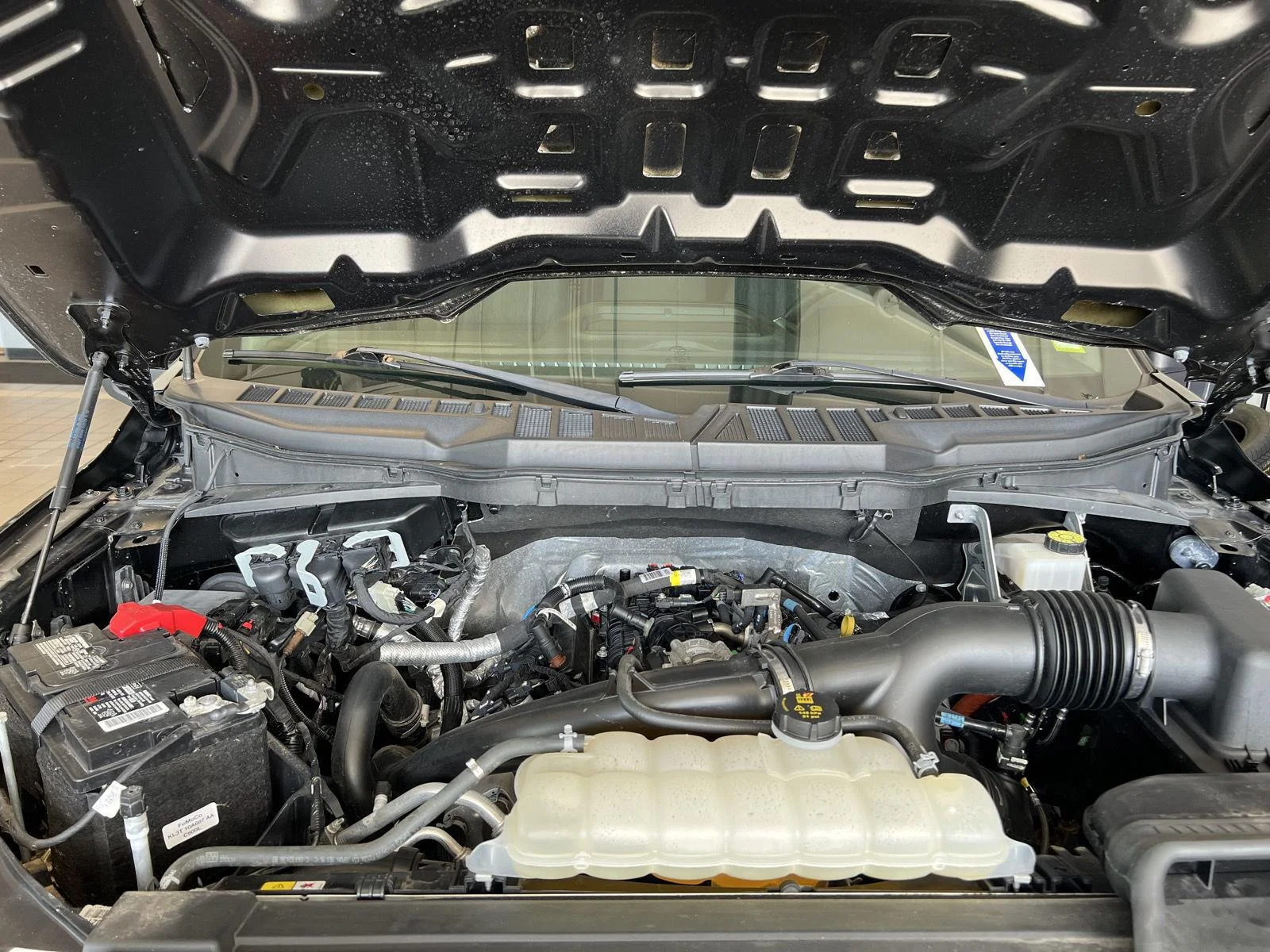 Used 2023  Ford XL image 14