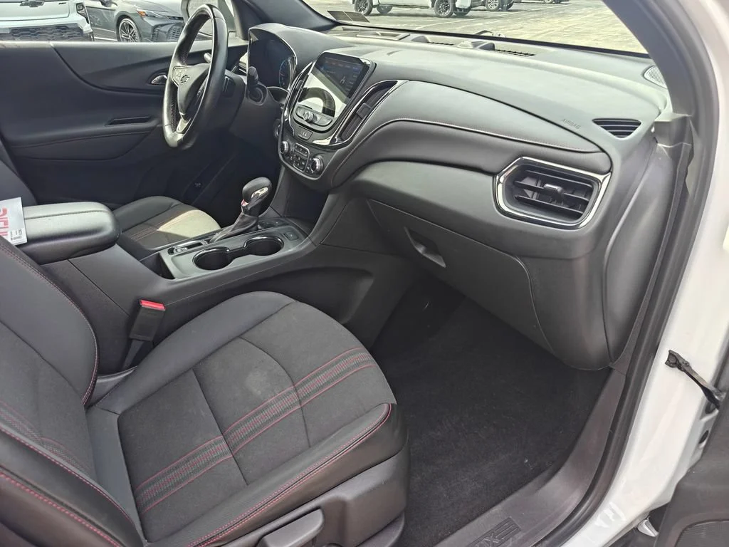Used 2022 Summit White Chevrolet RS image 21