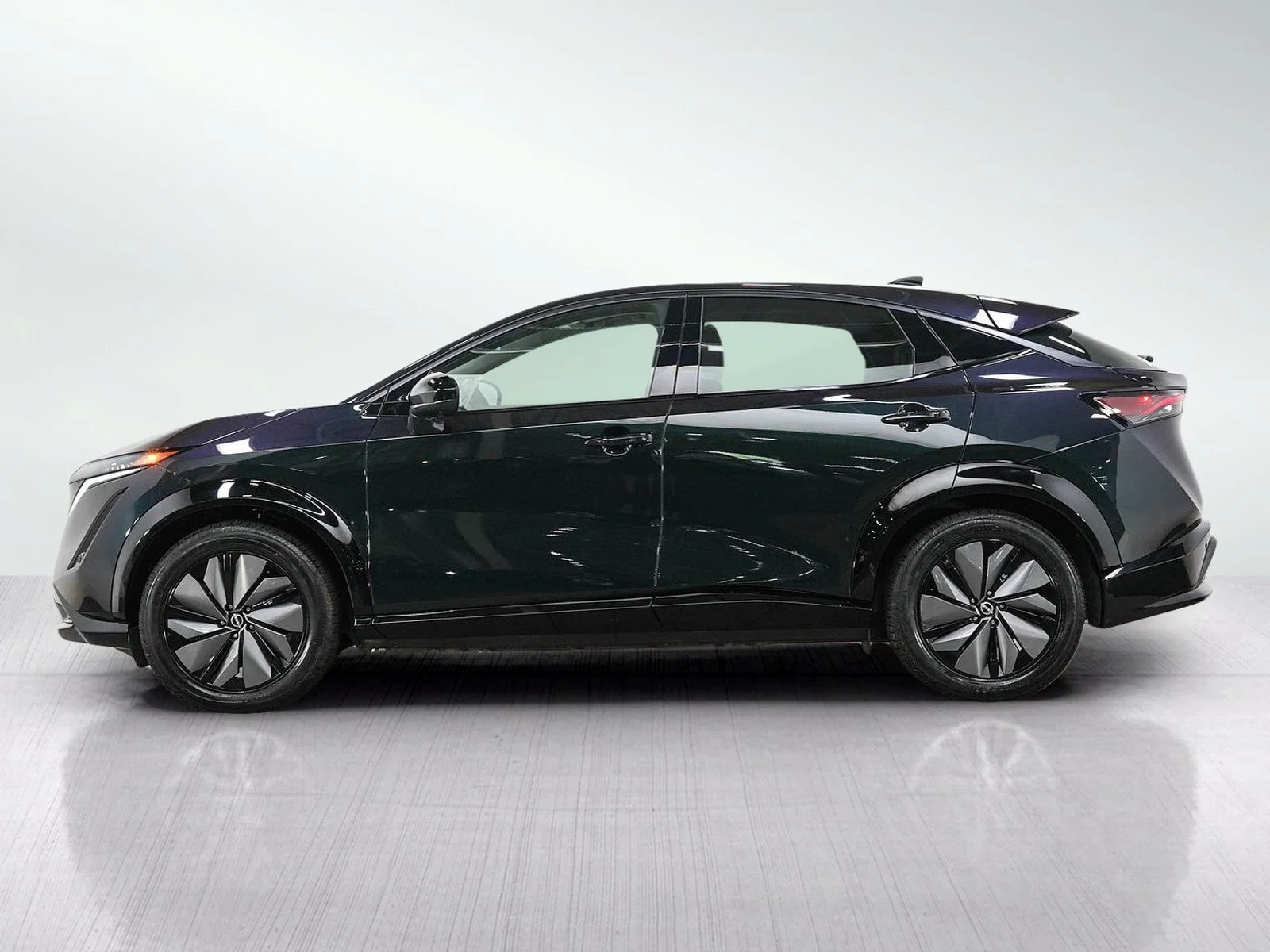 Used 2024 Nissan ARIYA Evolve+ with VIN JN1DF0BB3RM737605 for sale in Burnsville, Minnesota