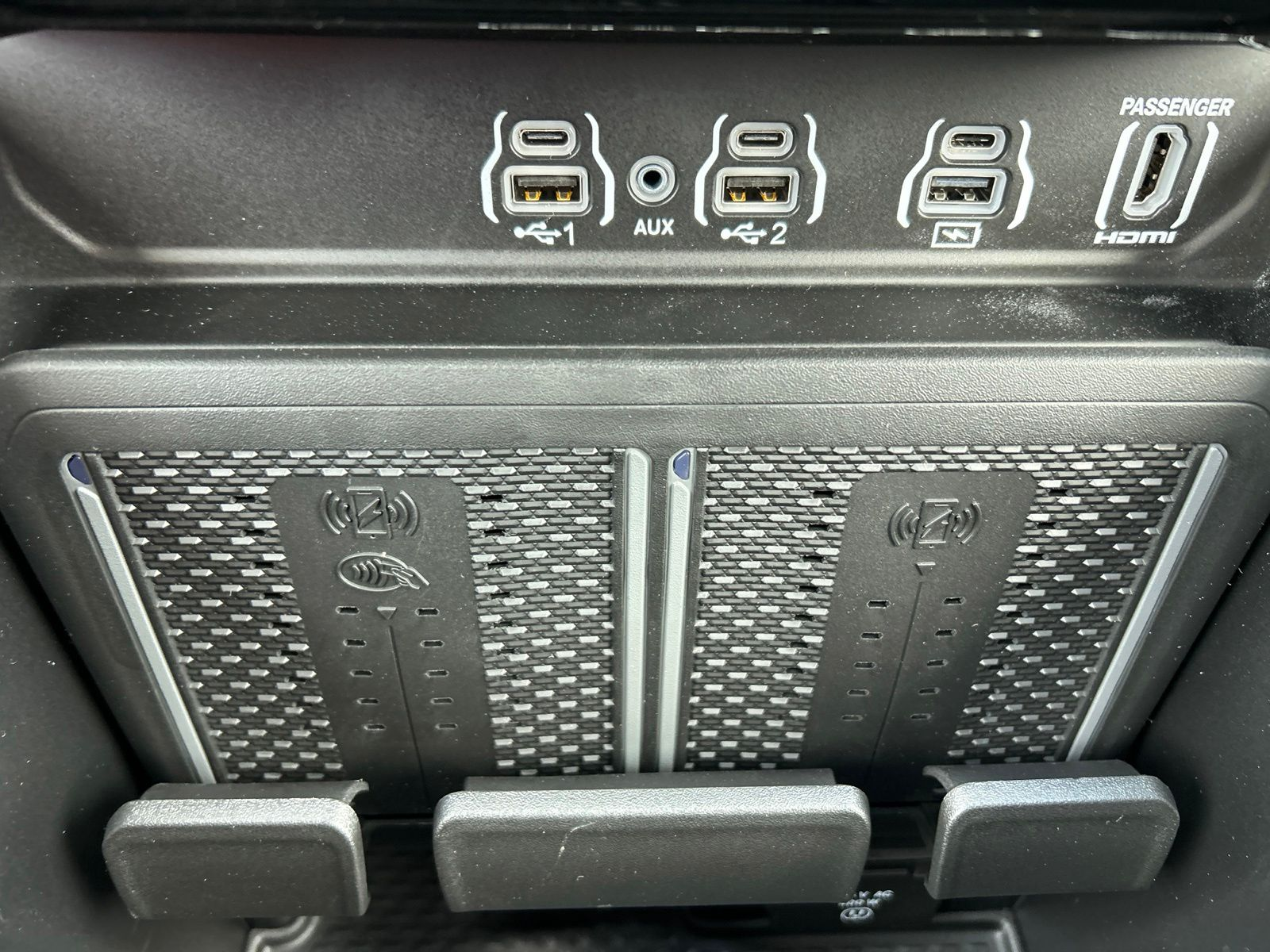 New 2026 Silver Zynith Exterior Paint RAM Laramie image 30