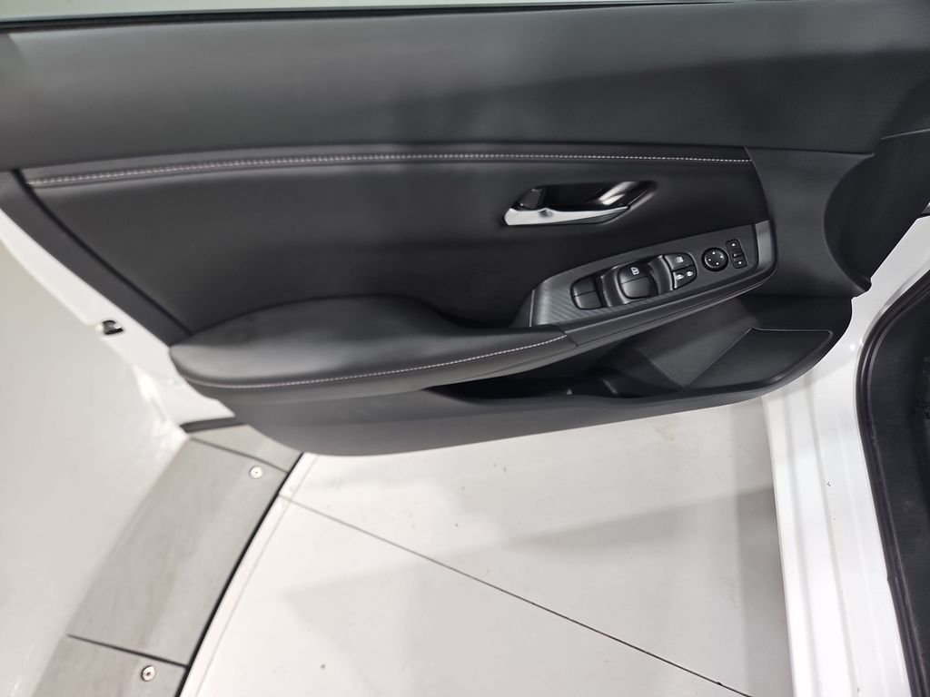 Used 2021 White Nissan S image 11