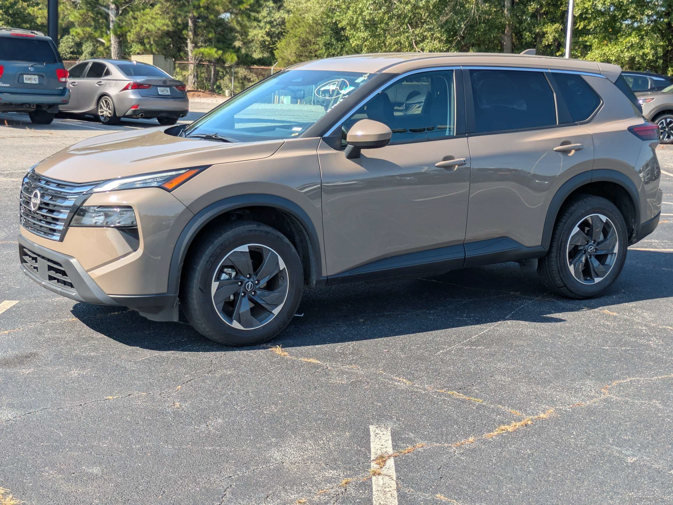 Used 2025  Nissan SV image 7