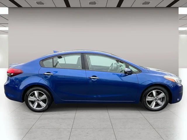 Used 2018 Blue Kia S image 2