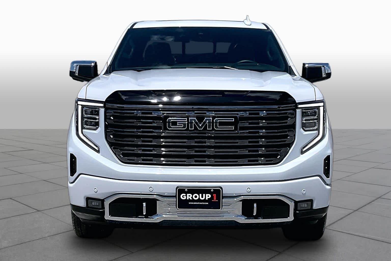 Used 2026 Glacier White Tricoat GMC Denali Ultimate image 4