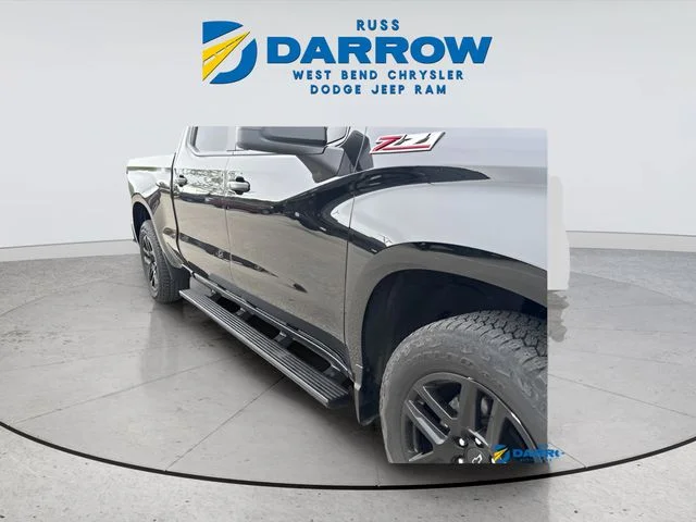 Used 2022 Black Chevrolet RST image 4