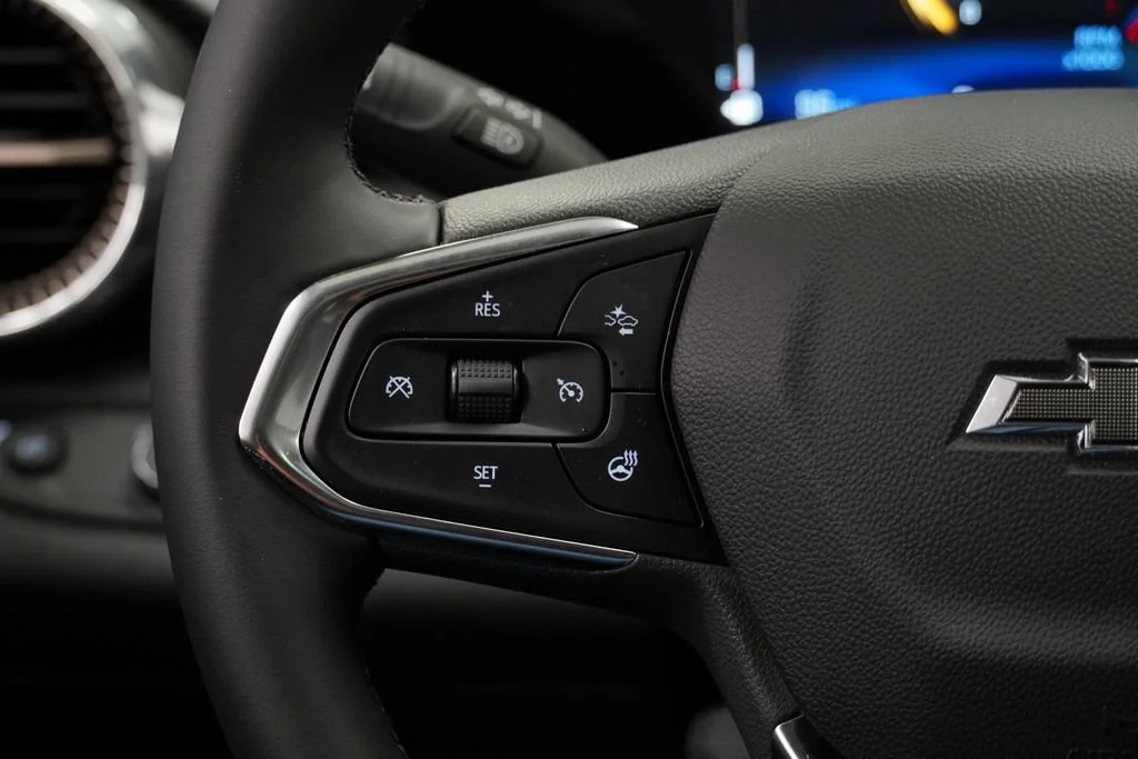 New 2026 Mosaic Black Metallic Chevrolet ACTIV image 20