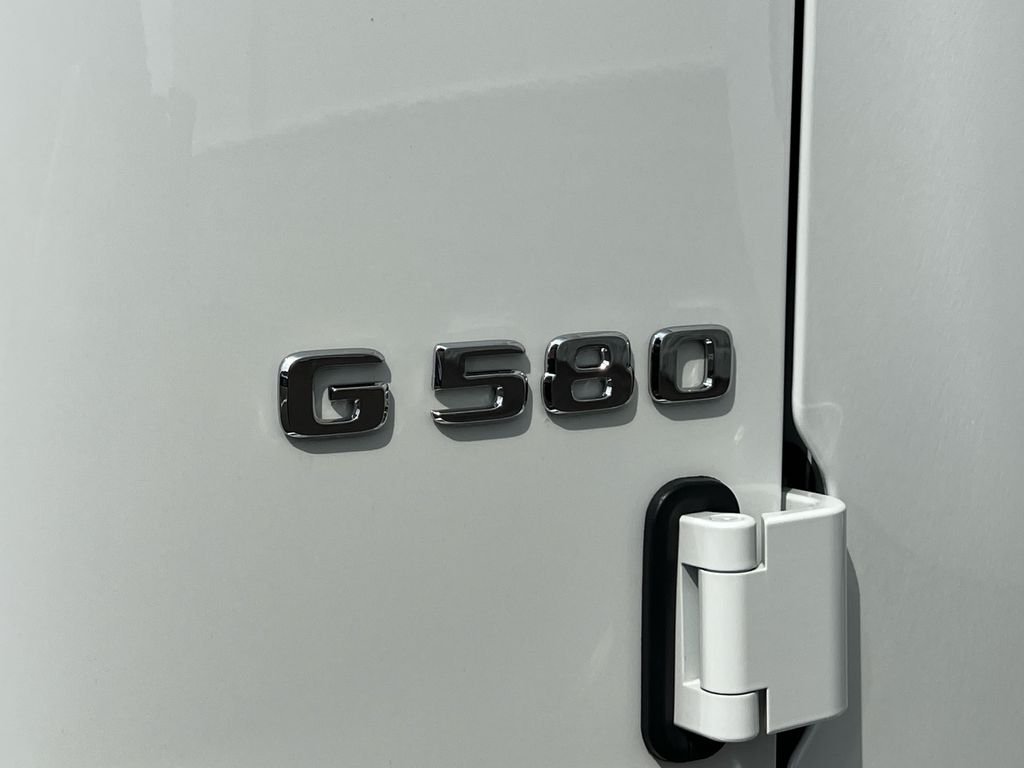 Certified Used 2025 White Mercedes-Benz G 580 image 31