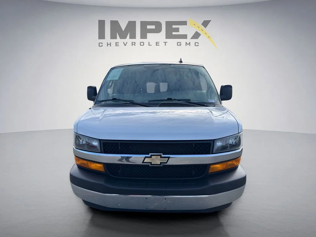 Used 2023 Summit White Chevrolet WT image 9