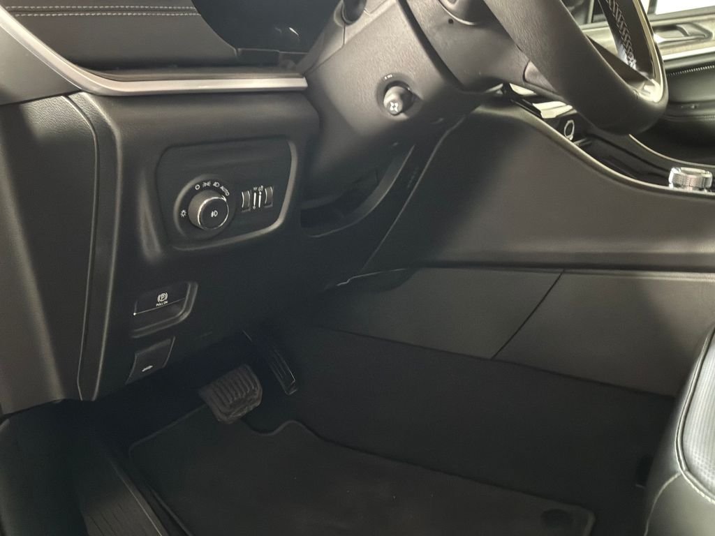 New 2026 Steel Blue Exterior Paint Jeep Limited Reserve image 11