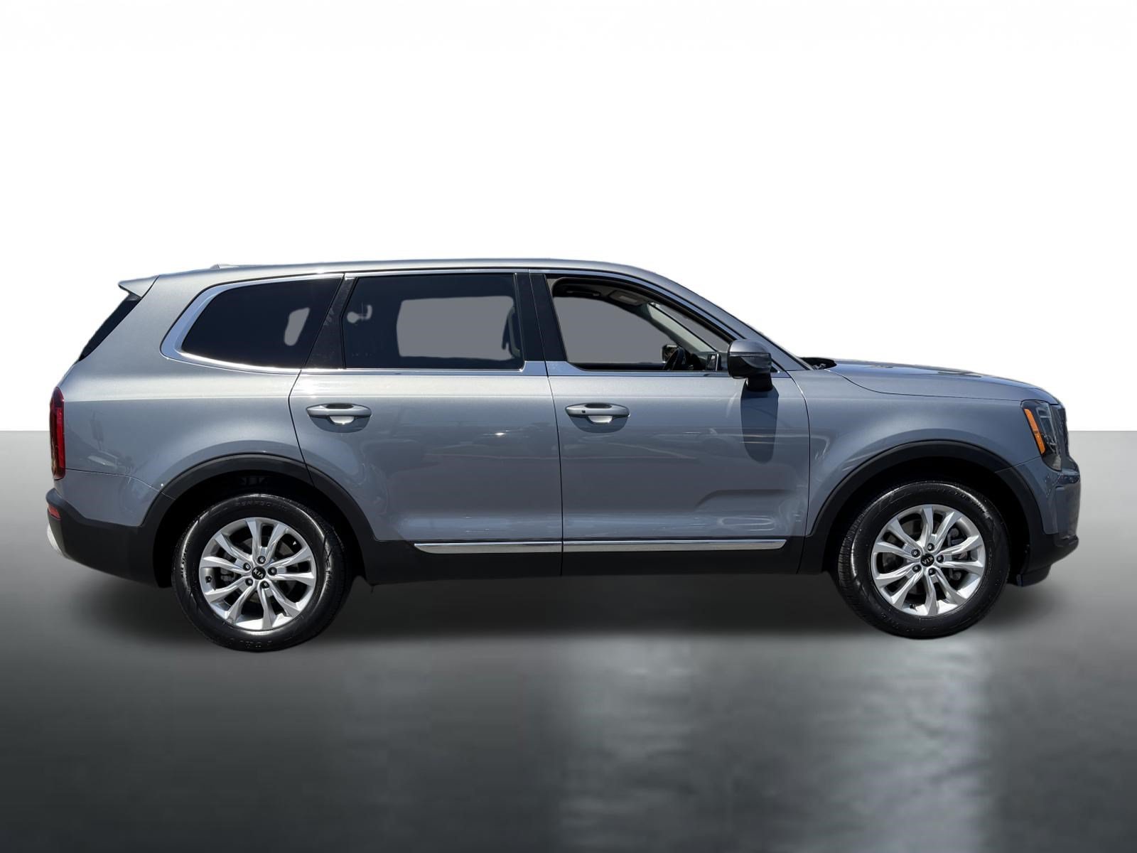 Used 2020 Everlasting Silver Kia LX image 9