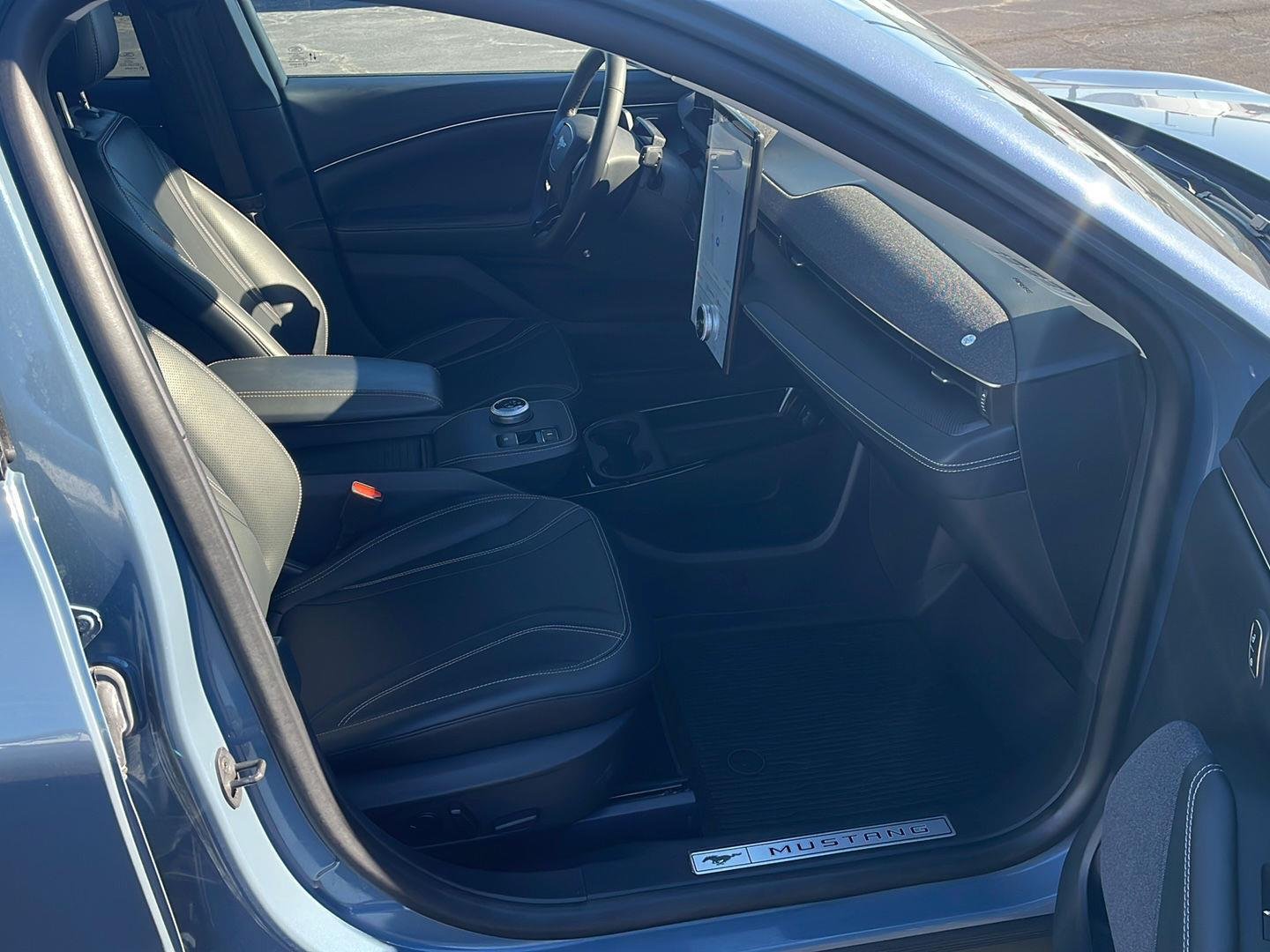 Used 2023 Vapor Blue Metallic Ford Premium image 27