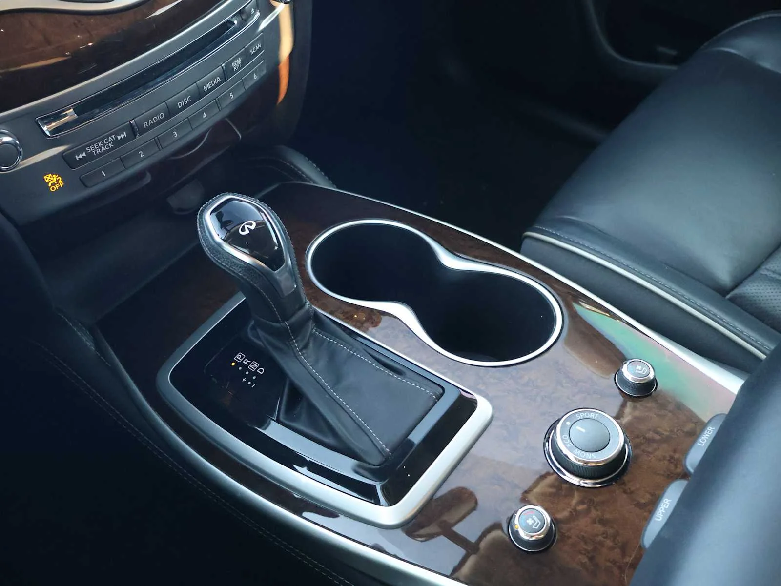 Used 2018 Liquid Platinum INFINITI  image 11
